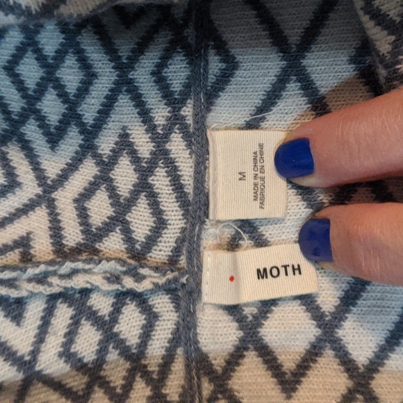 Moth sweater - Picture 2 of 2